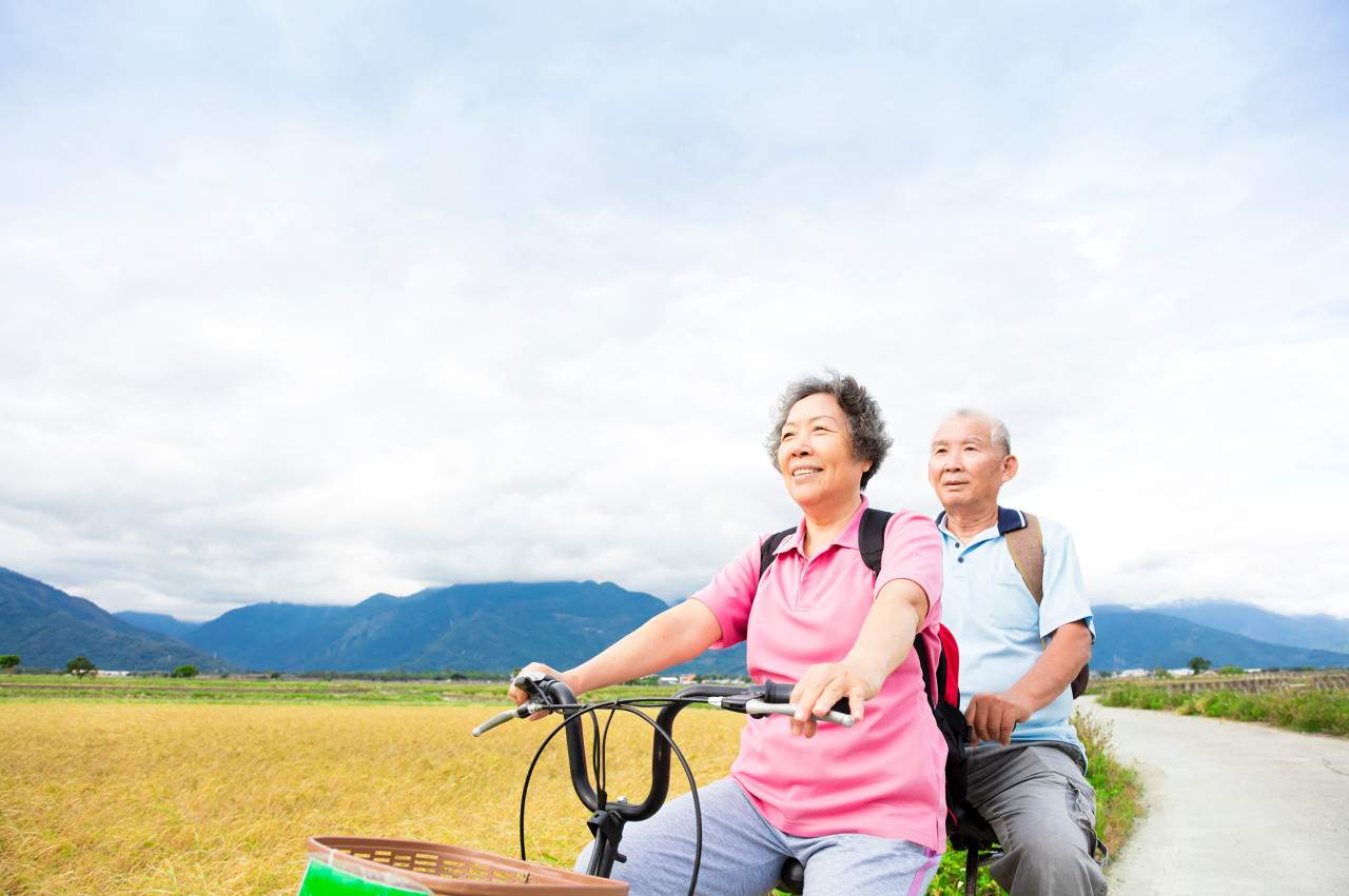 抓住机遇推动老年旅游发展