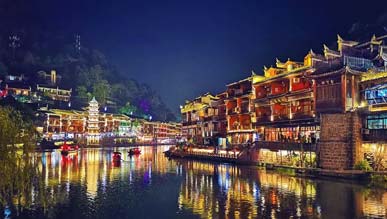 以文旅深度融合点亮城市“夜经济”