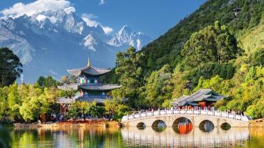 两会聚焦：发展旅游 促进民族交往交流交融