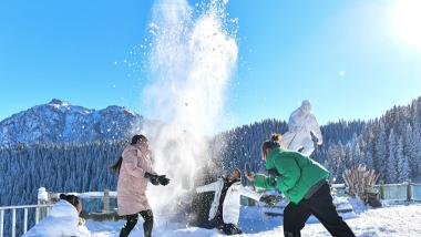 这个春节，冰雪旅游魅力足、人气旺、体验多