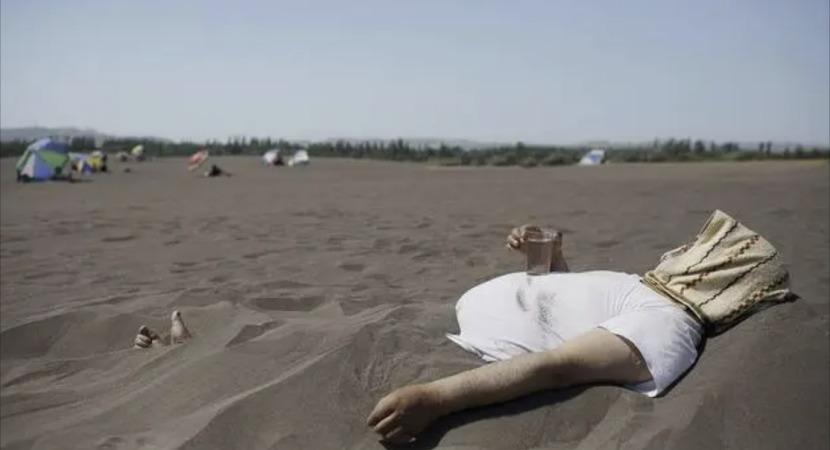 吐鲁番沙疗“出圈”，新疆康养游为何火起来？