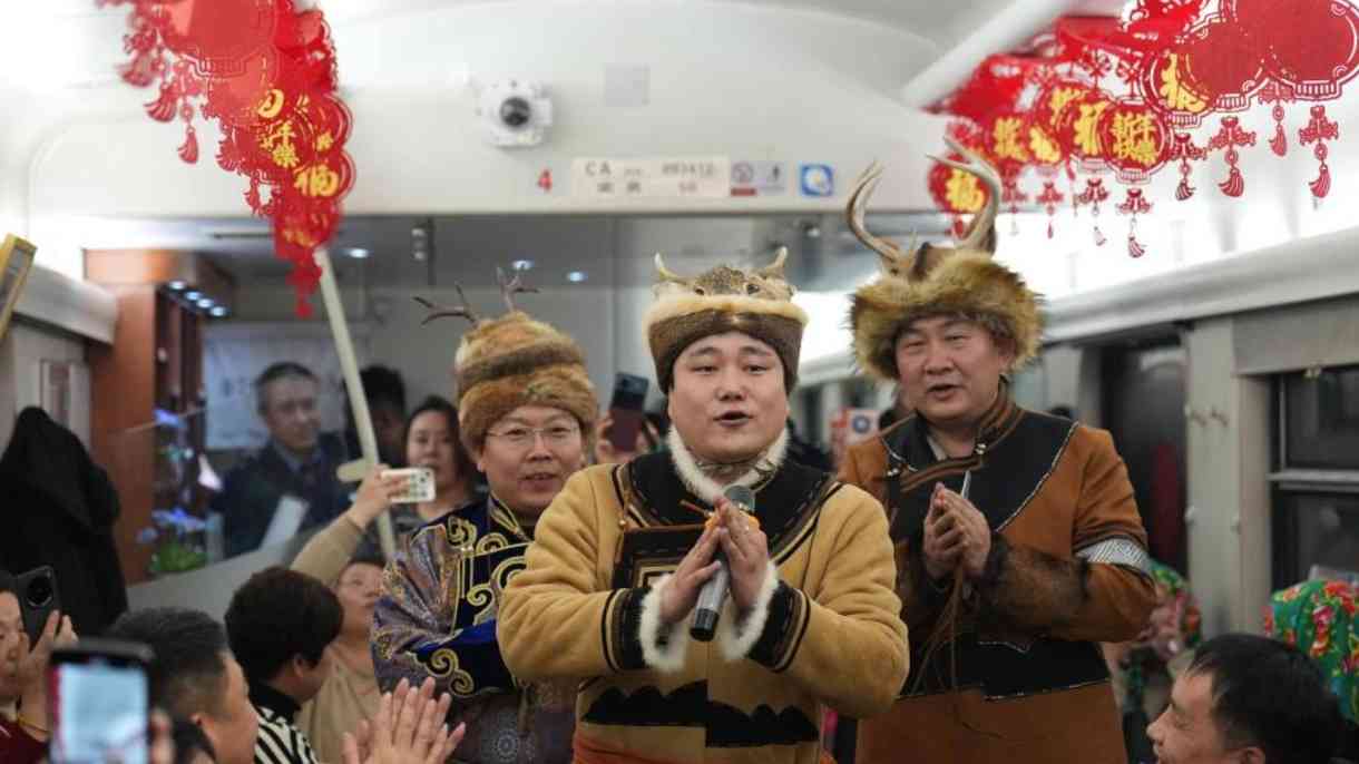 冰雪列车：串联“冷资源”点亮“热经济”