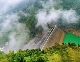 这里是“飞驰的人生”到