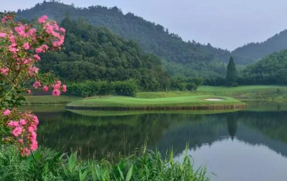 山间小溪 山间小溪